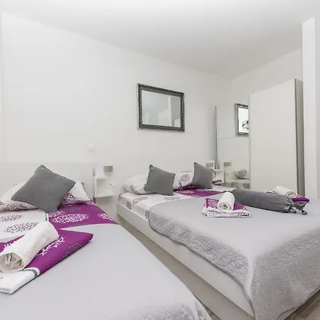 Franko Apartment *