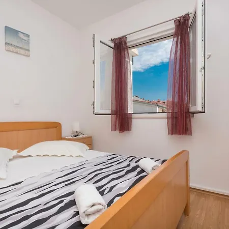 Apartment Franko Baska Voda